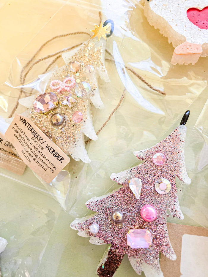 #2519 {WALKING IN A WINTER WONDERLAND} Single Decorated Car Scent